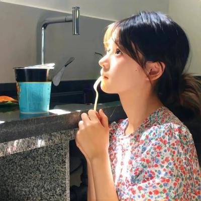 三条黑暗的街道